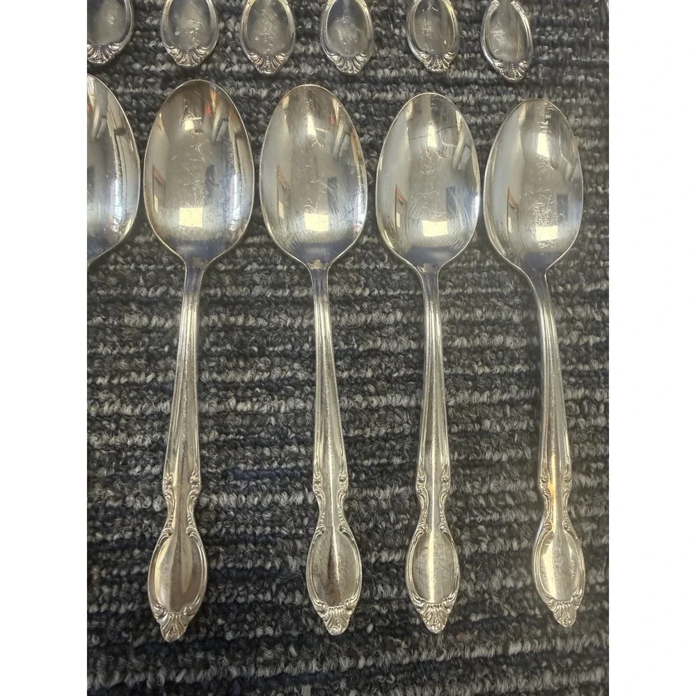 30 Pcs Vintage Wm Rogers Precious Mirror Flatware Silver Plate Forks Spoons